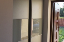 drzwi we wnęce płyta aluminium + lacobel szary